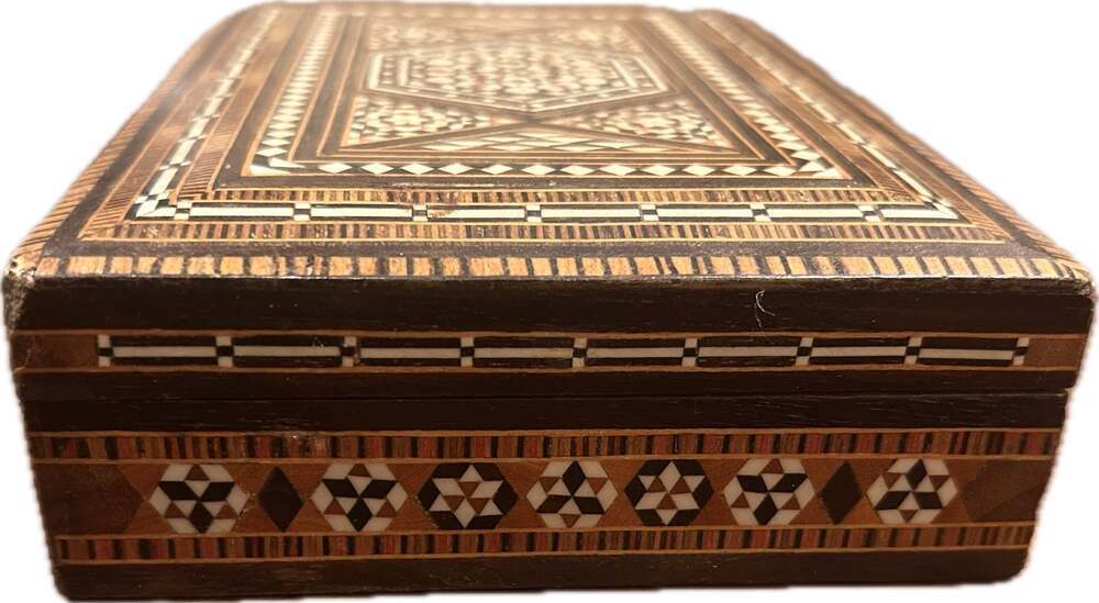 Vintage Syrian Handcrafted Wood Mosaic Marquetry Box w Mother of Pearl Inlays - Picture 5 of 14